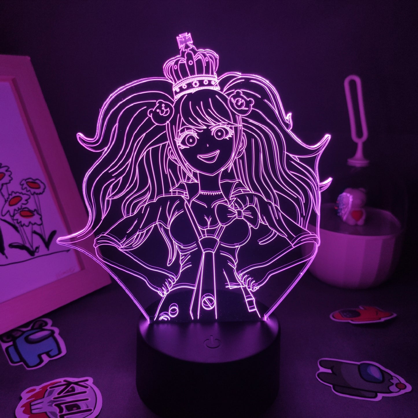 Lampe Led avec personnages du dessin animé.
