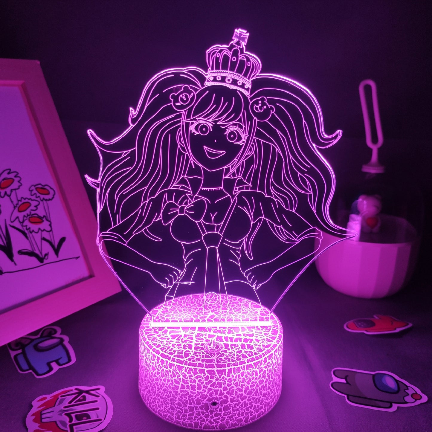 Lampe Led avec personnages du dessin animé.